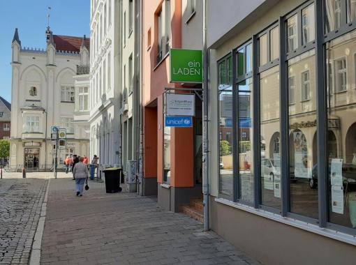 einLaden Veranstaltungsraum Außenansicht