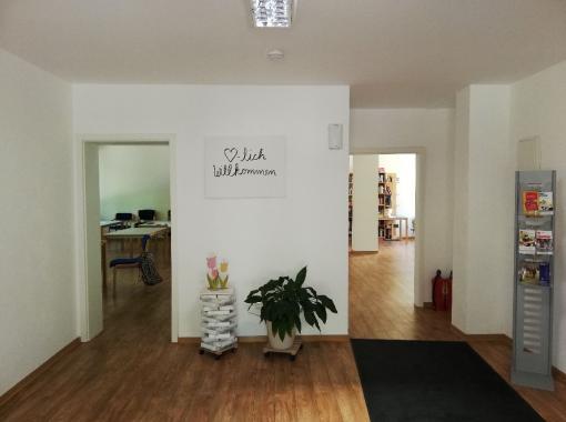 Eingangsbereich des Seniorentreffs in der Hardtalle in Gießen
