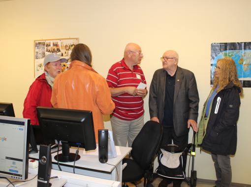 Gruppe im Computerraum