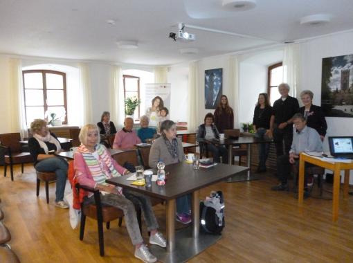 Landsberg Workshop, Workshopraum, Menschen sitzen an Tischen