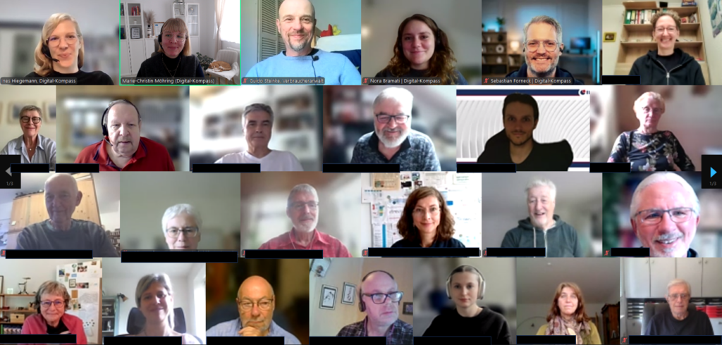 Über 20 digitale Kacheln in einer Zoom-Konferenz. Aufnahme der Teilnehmenden.